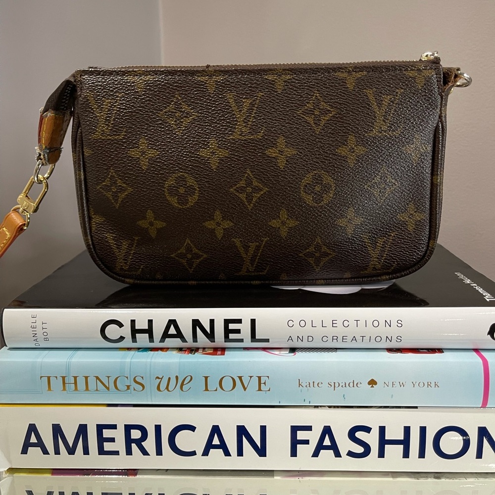 Louis Vuitton vintage pochette bag